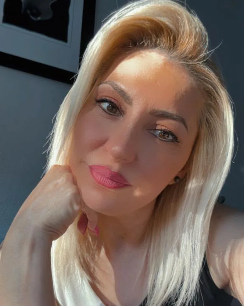 Emine, Inhaberin von Laser Experts in Dortmund